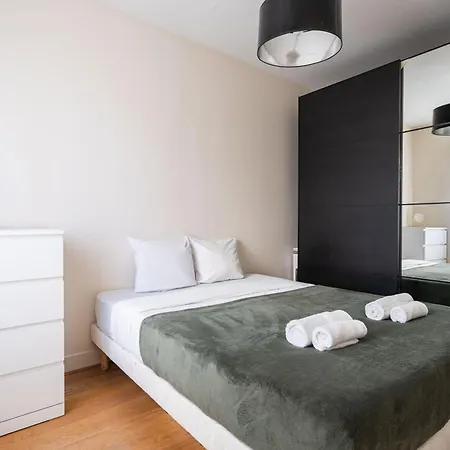 Apartment Elegant Avec Ascenseur Proche De La Tour Eiffel Paris