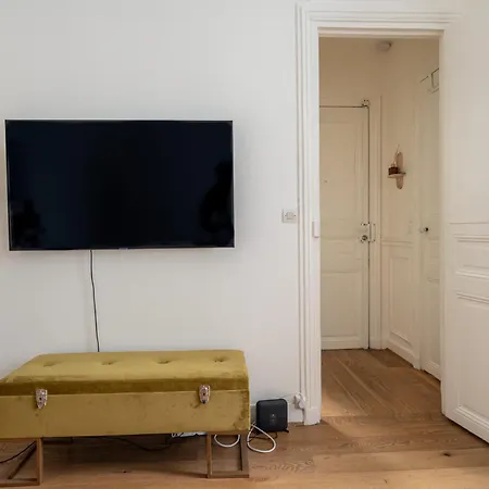 Apartment Elegant Avec Ascenseur Proche De La Tour Eiffel Paris